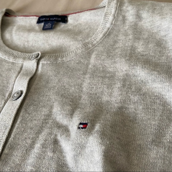 ✨3/$15✨tommy hilfiger button down longsleeve - Picture 3 of 7
